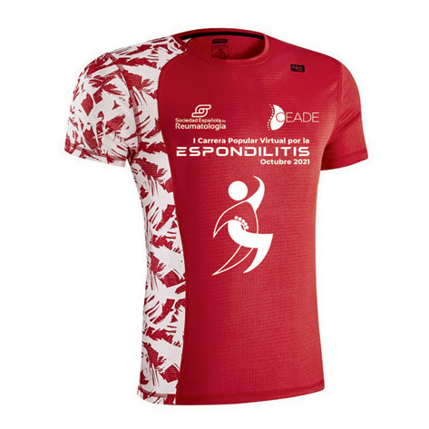 Modelo de la camiseta para participantes Participante vistiendo la camiseta oficial del evento para apoyar la causa de la espondilitis.